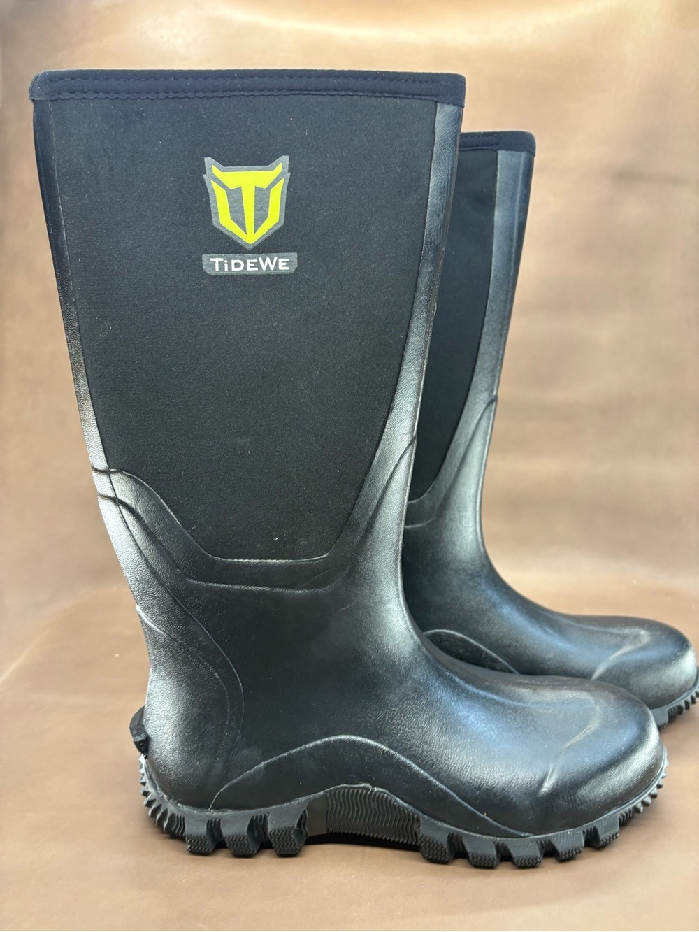 TideWe Black Waterproof Rubber and Neoprene Boots with Steel Shank - New In Box